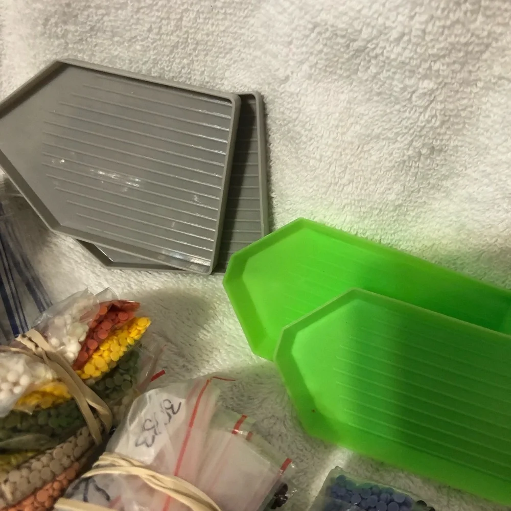 Diamond Dots remaining extra drills, sorting trays, wax bundle